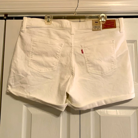 Levis, white Jean shorts, size 18,34, NWT - Picture 2 of 13